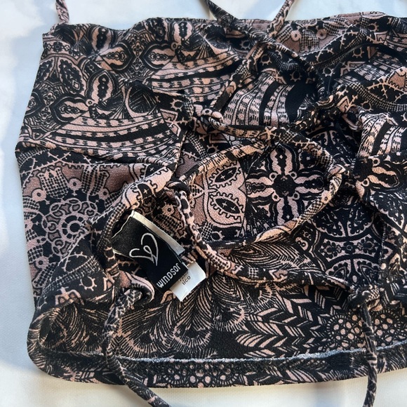 Satin two piece outfit - Picture 2 of 10